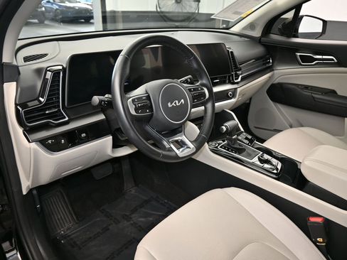 Used 2024 Kia Sportage EX image 10