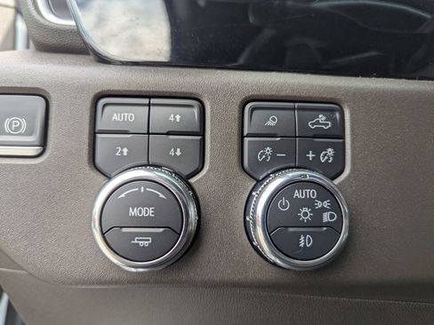 Certified 2023 GMC Sierra 1500 SLT w/ SLT Convenience Package image 25