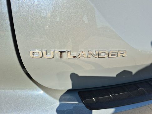 New 2025 Mitsubishi Outlander SE AWD/4WD image 13
