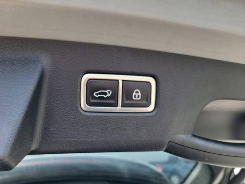 Used 2023 Kia Sorento EX w/ Panoramic Sunroof Package image 8