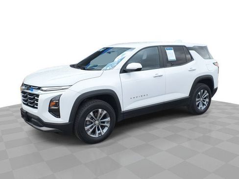 Used 2025 Chevrolet Equinox LT AWD/4WD image 1