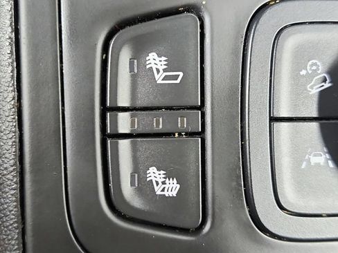 Used 2023 GMC Terrain SLE w/ Driver Convenience Package FWD image 32