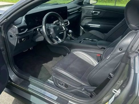 Used 2025 Ford Mustang Premium RWD image 8