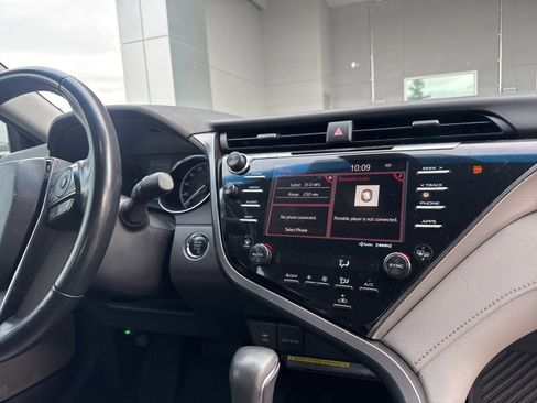 Used 2019 Toyota Camry SE image 19