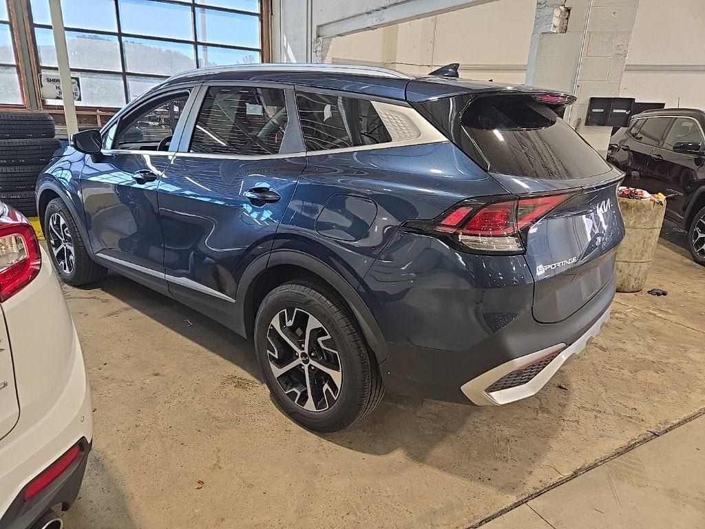 Used 2023 Kia Sportage EX AWD/4WD image 14