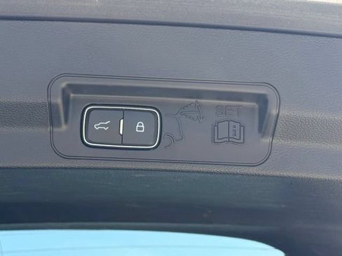 Used 2023 Ford Explorer Limited w/ Equipment Group 301A AWD/4WD image 15