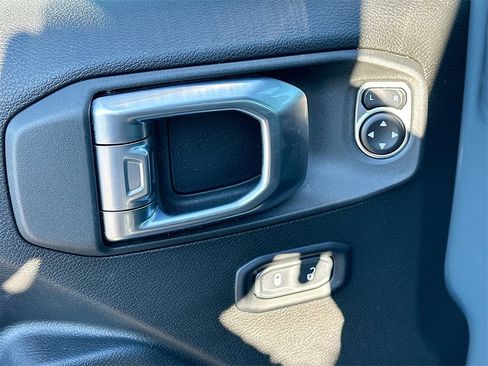 Used 2024 Jeep Wrangler Sport S image 17