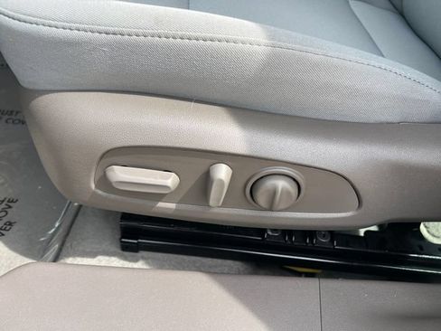Certified 2025 Chevrolet Malibu LT FWD image 12