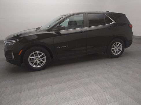 Used 2022 Chevrolet Equinox LT w/ Driver Convenience Package FWD image 2