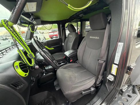 Used 2018 Jeep Wrangler Unlimited Sahara image 14