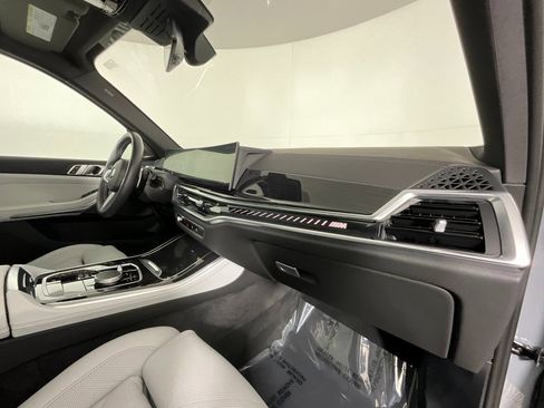 Used 2026 BMW X5 M60i w/ M Sport Professional Package image 19