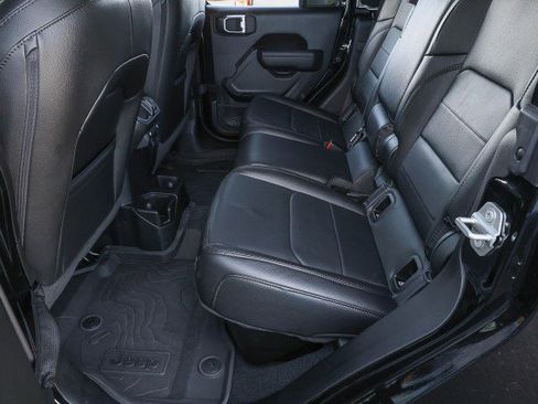 Used 2023 Jeep Gladiator Willys image 30