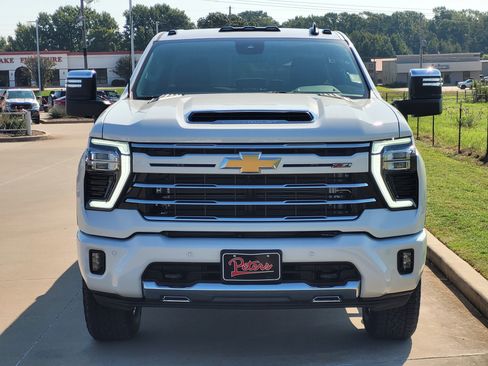 New 2025 Chevrolet Silverado 2500 LT w/ Z71 Chrome Sport Edition image 2