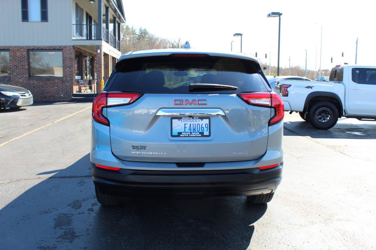 Used 2023 GMC Terrain SLE AWD/4WD image 6