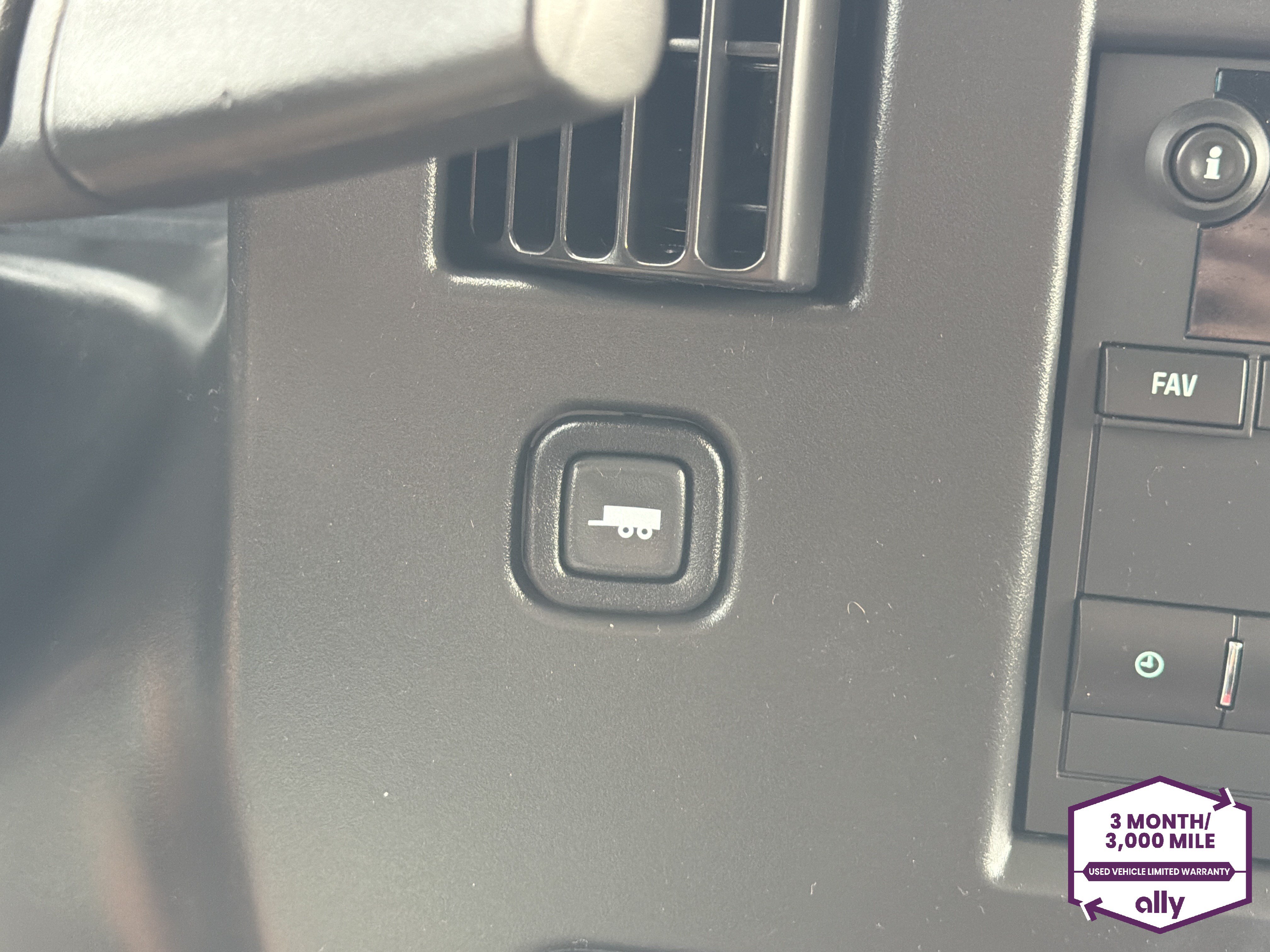 Used 2025 Chevrolet Express 2500 w/ Driver Convenience Package RWD image 20