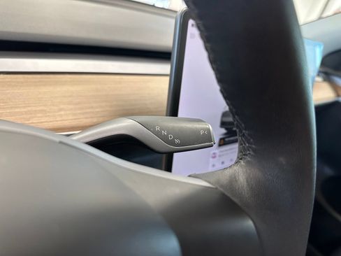 Used 2023 Tesla Model Y Long Range AWD/4WD image 21