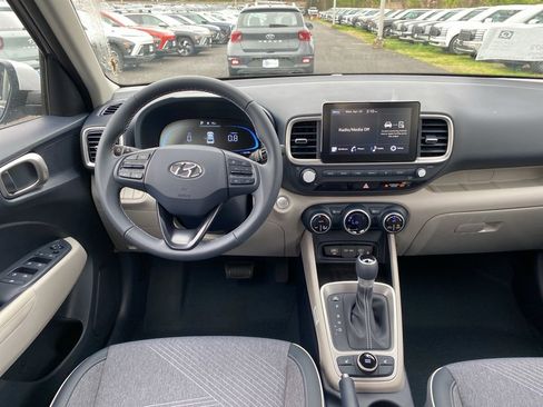 New 2026 Hyundai Venue SEL FWD image 10