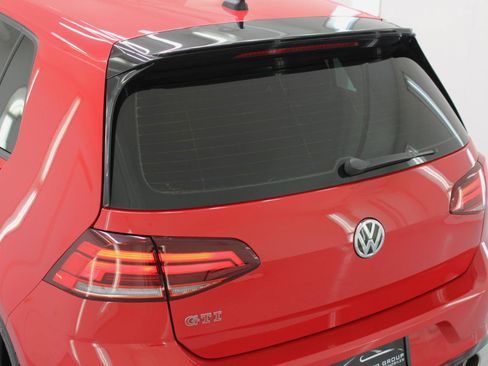 Used 2021 Volkswagen GTI SE FWD image 19