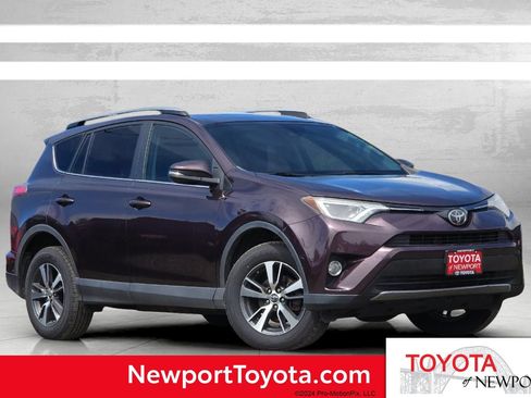 Used 2017 Toyota RAV4 XLE AWD/4WD image 1