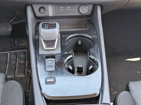 Used 2025 Nissan Rogue SV FWD image 17