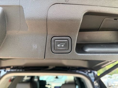 Used 2021 GMC Acadia SLT w/ LPO, Floor Liner Package FWD image 27