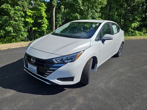 New 2025 Nissan Versa SV w/ Trunk Package image 4
