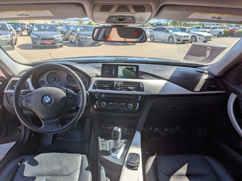 Used 2017 BMW 320i Sedan RWD image 21