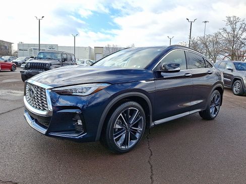 Certified 2023 INFINITI QX55 Essential image 3