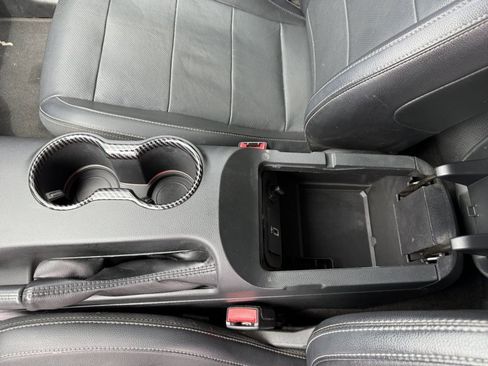 Used 2017 Ford Mustang Premium RWD image 33