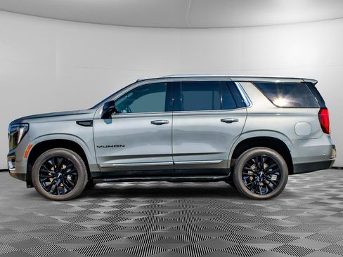 Used 2025 GMC Yukon Elevation w/ LPO, Yukon Black Package AWD/4WD image 4