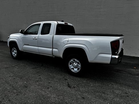 Used 2021 Toyota Tacoma SR5 image 3