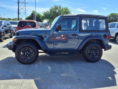 Used 2025 Jeep Wrangler Sport image 21