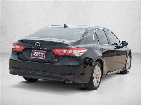Used 2020 Toyota Camry LE FWD image 5