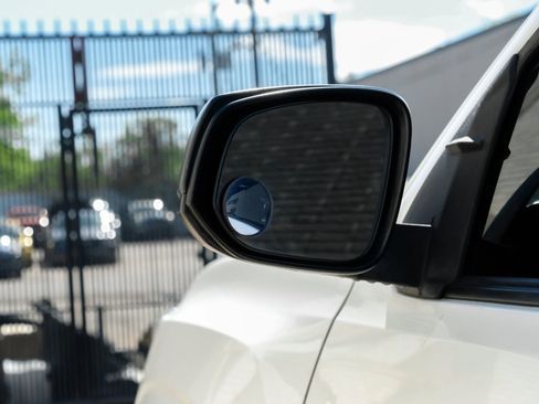 Used 2018 Toyota Tacoma SR image 28