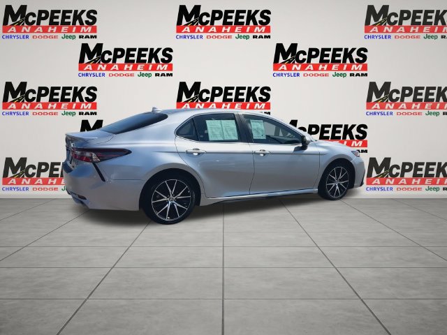 Used 2024 Toyota Camry SE w/ Convenience Package FWD image 8