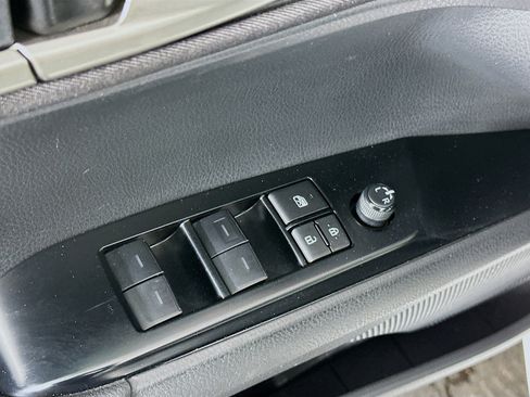 Used 2025 Toyota Camry LE image 15