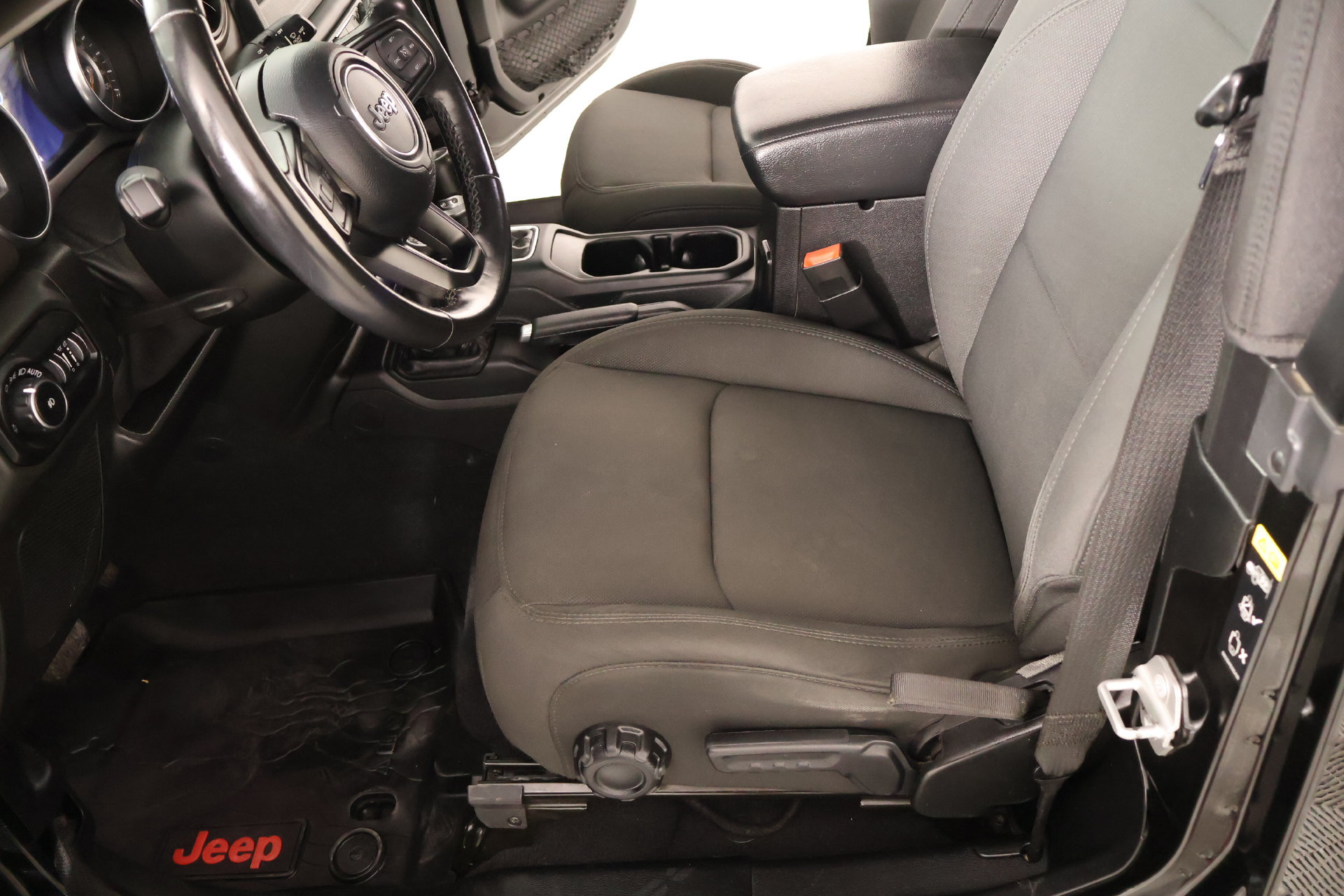 Used 2020 Jeep Wrangler Sport AWD/4WD image 10