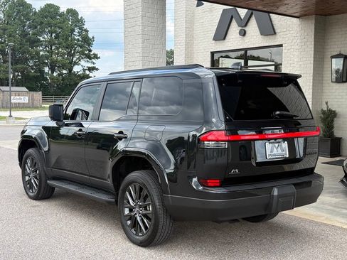 Used 2025 Lexus GX 550 w/ Cold Area Package AWD/4WD image 11