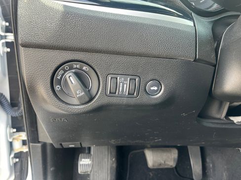 Used 2023 Chrysler 300 S RWD image 12