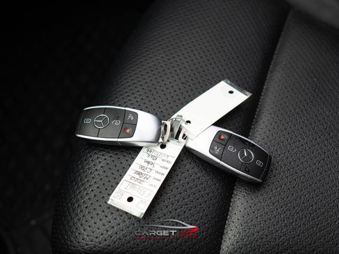 Used 2020 Mercedes-Benz C 300 4MATIC Sedan image 42