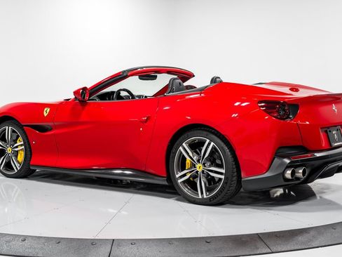 Used 2020 Ferrari Portofino RWD image 5