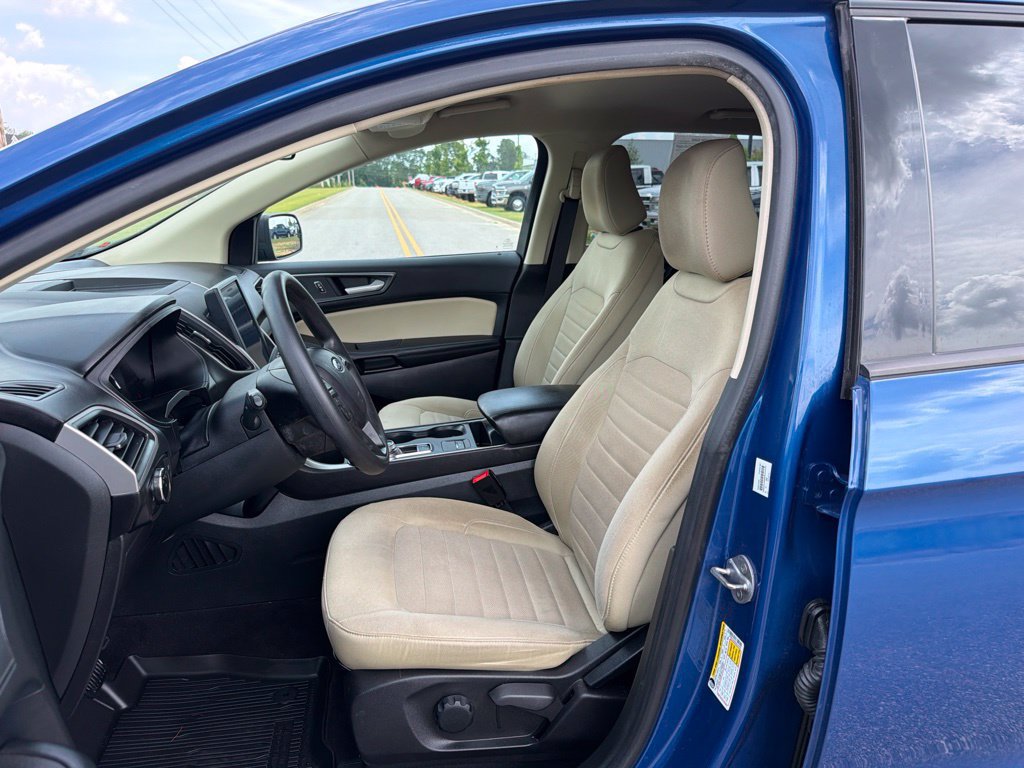 Used 2024 Ford Edge SE AWD/4WD image 3
