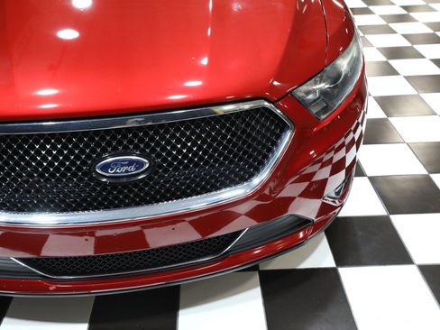 Used 2015 Ford Taurus SHO w/ Equipment Group 401A AWD/4WD image 10
