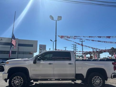 Used 2021 Chevrolet Silverado 2500 High Country w/ Z71 Off-Road Package image 4