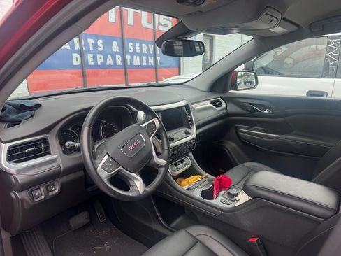 Used 2023 GMC Acadia SLT FWD image 8