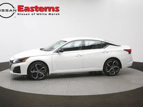 Used 2025 Nissan Altima 2.5 SR AWD/4WD image 56