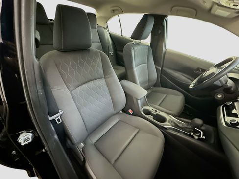 Used 2025 Toyota Corolla LE image 32