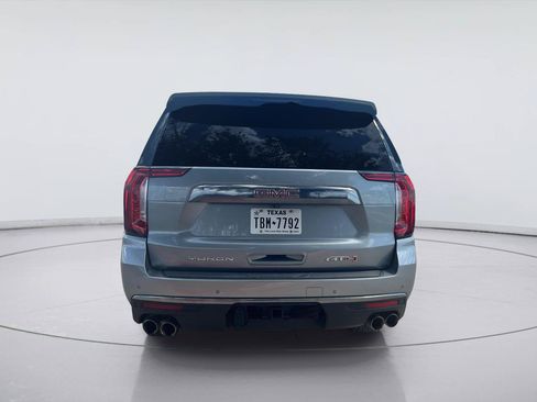 Used 2023 GMC Yukon XL AT4 AWD/4WD image 9