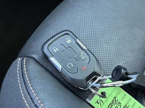 Used 2021 GMC Terrain SLT w/ Infotainment Package II FWD image 28