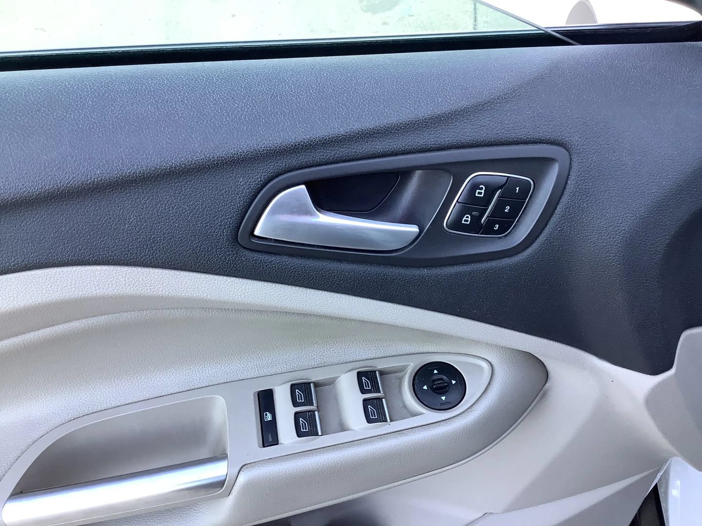 Used 2017 Ford Escape Titanium w/ Equipment Group 301A FWD image 27